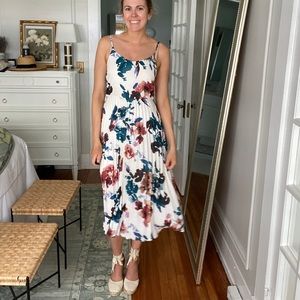 Floral Pleated Midi Dress Size Small